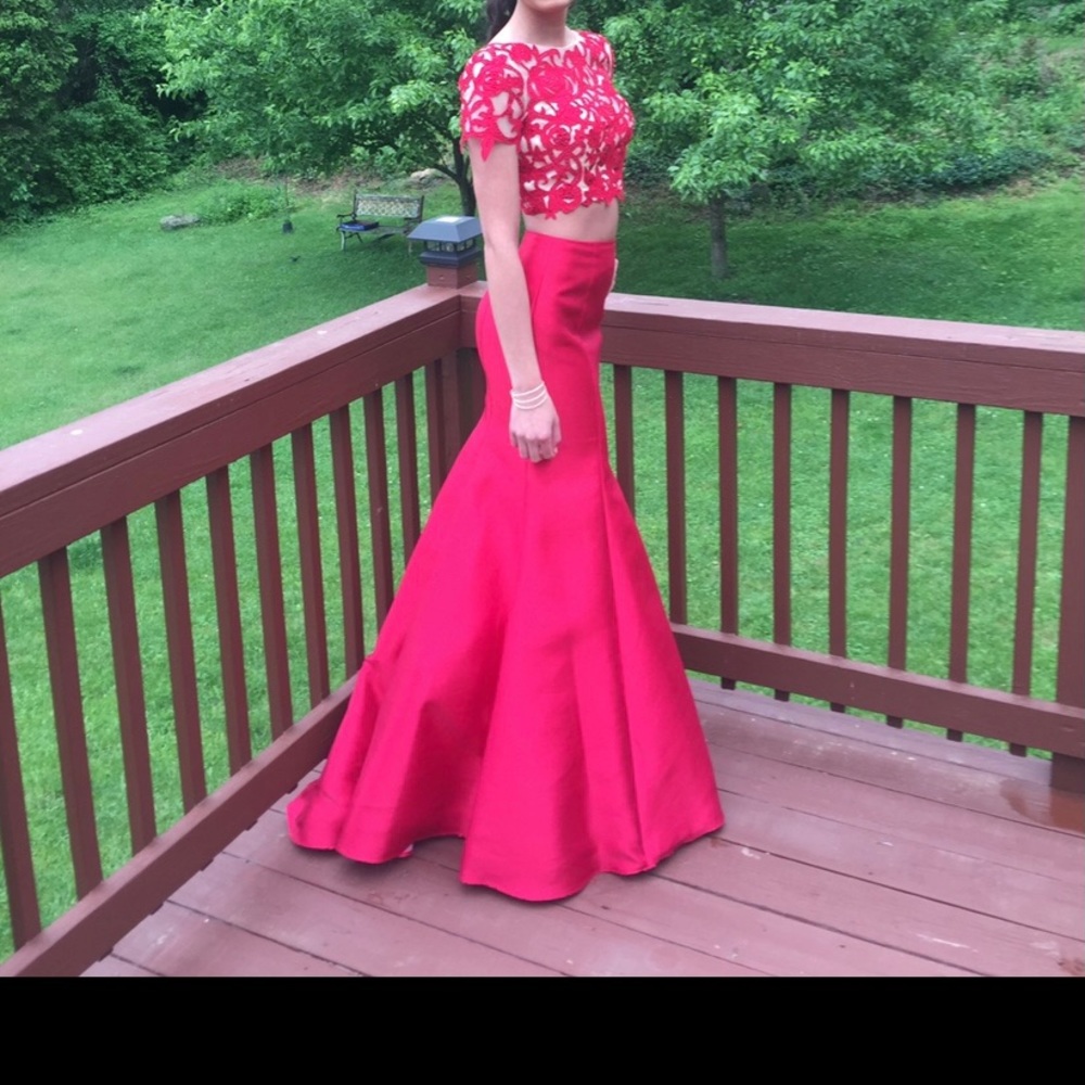 Gorgeous 2 piece worn only one time